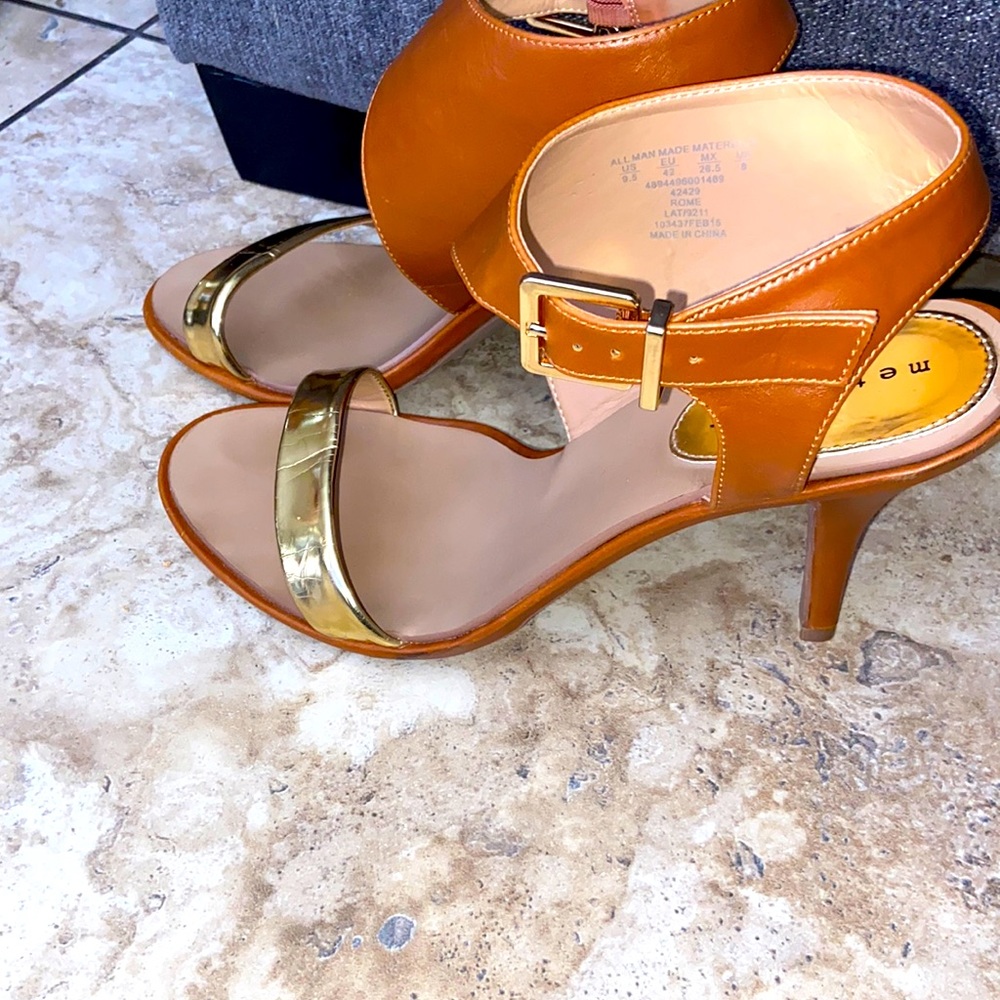 Brown metaphor heels size 9.5